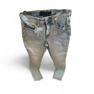 Aeropostale Women’s Light Wash High Rise Jeggings Short Length